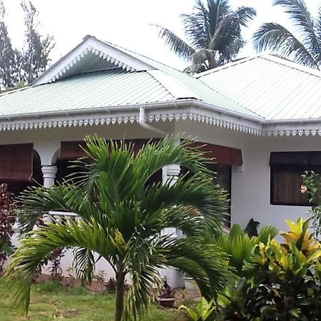 Coco Bay Guest House Anse Volbert Village Extérieur photo