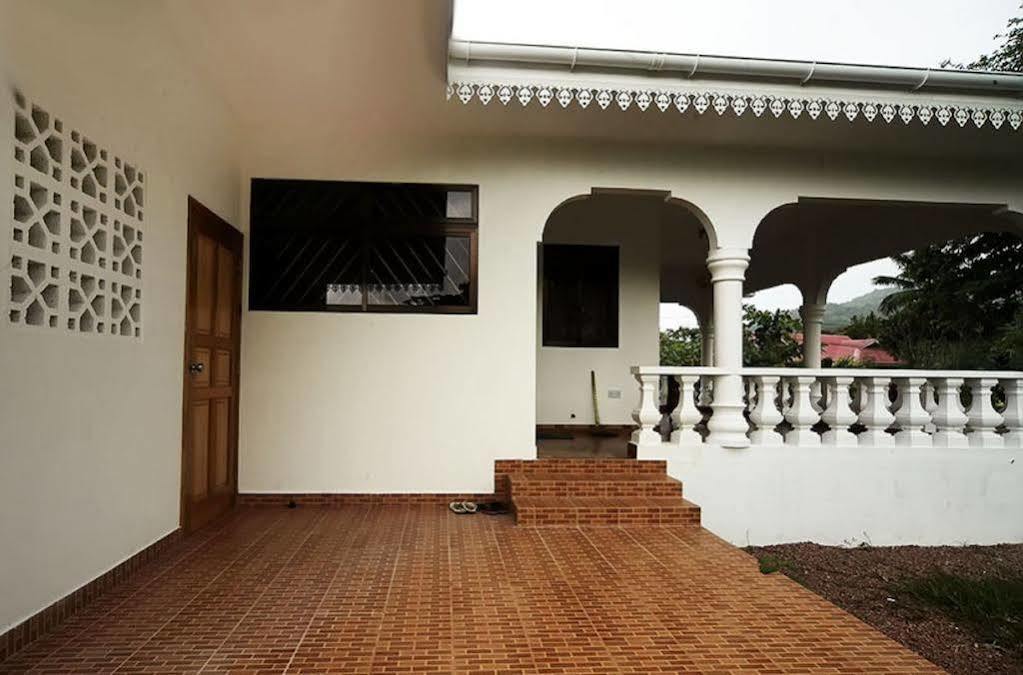 Coco Bay Guest House Anse Volbert Village Extérieur photo