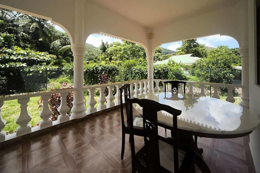 Coco Bay Guest House Anse Volbert Village Extérieur photo