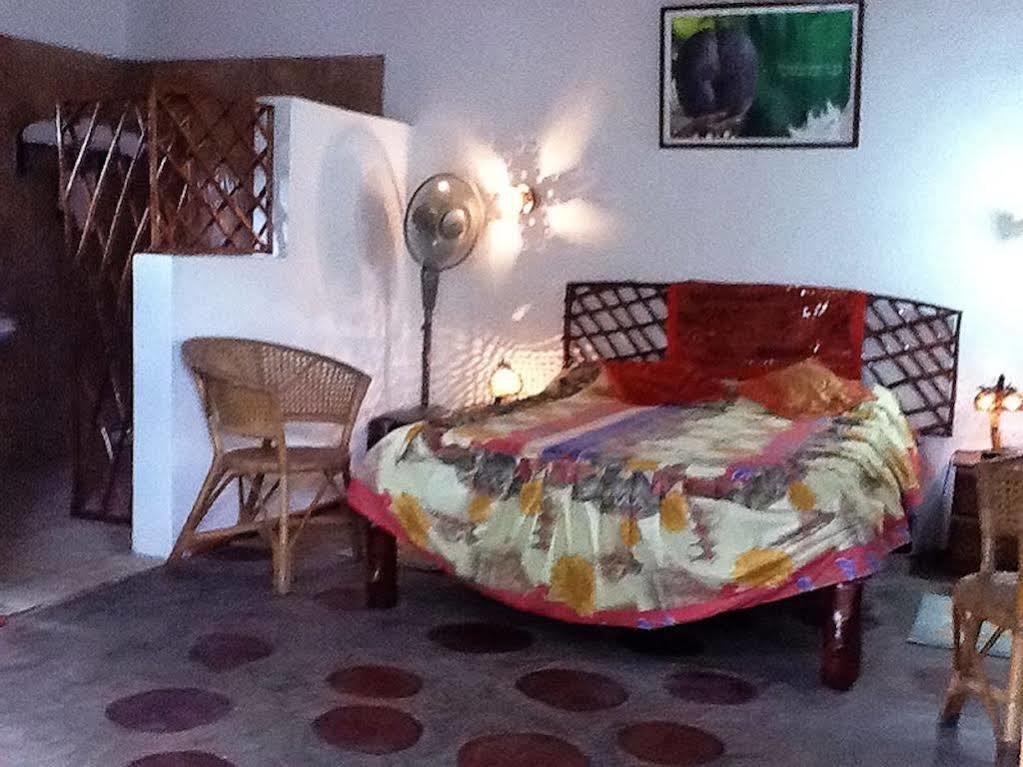 Coco Bay Guest House Anse Volbert Village Extérieur photo